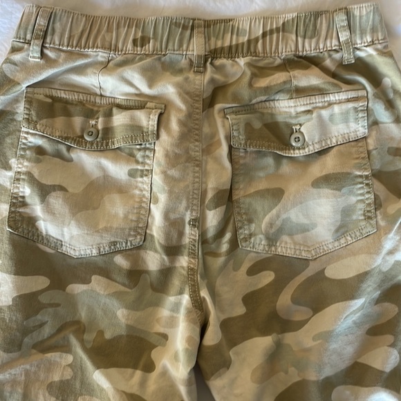 Girlfriend Utility Camo Joggers with Washwell - Picture 6 of 7